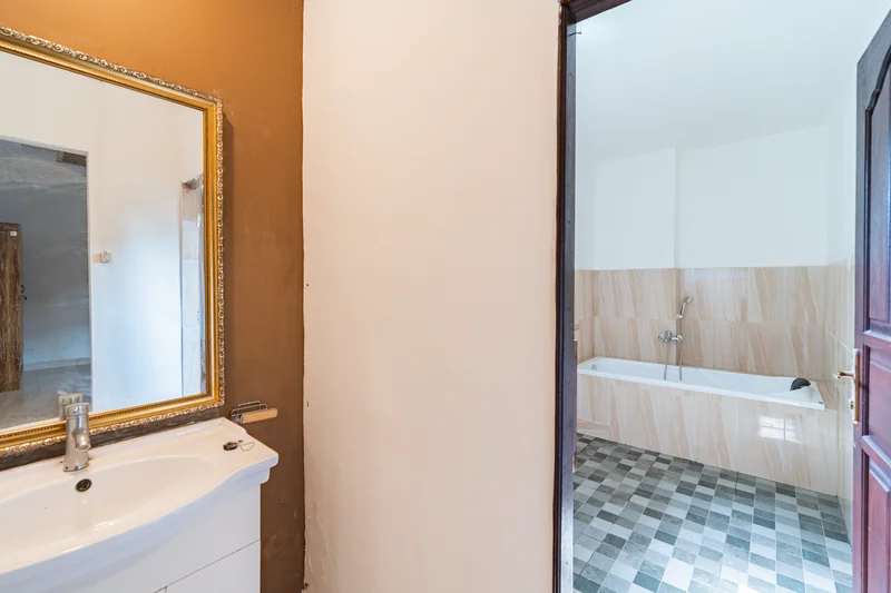 Ensuite bathroom at Samadhi Yoga Ashram, Bali
