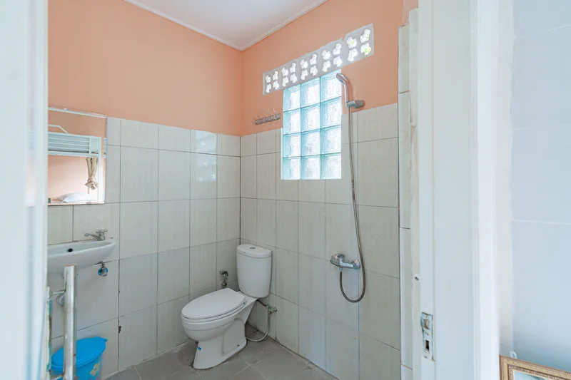 Ensuite bathroom at Samadhi Yoga Ashram, Bali