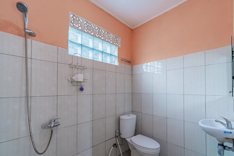 Ensuite bathroom at Samadhi Yoga Ashram, Bali