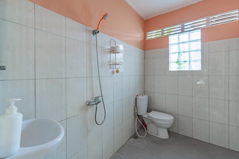 Ensuite bathroom at Samadhi Yoga Ashram, Bali